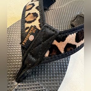 The Healing Sole plantar fasciitis flip-flops things sz 9 leopard print